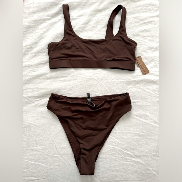 SKIMS SWIMSUIT - Picture 2 of 3